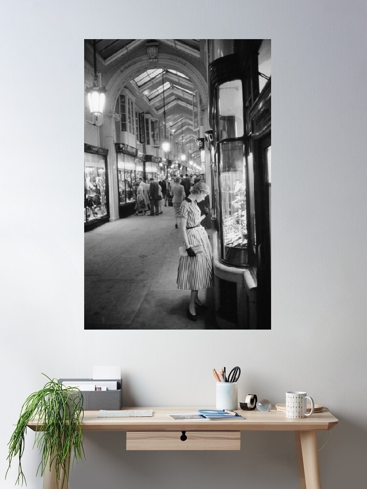 Street Fashion Photographers - Slim Aarons, Burlington Arcade - Fotografia
